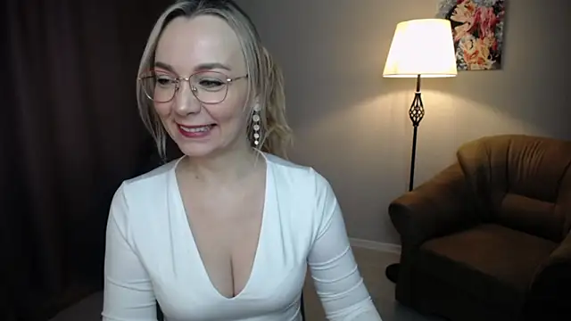 Ava Elior online show from March 8, 2026, 11:25 am