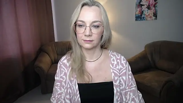 Ava Elior online show from July 19, 2026, 12:09 pm