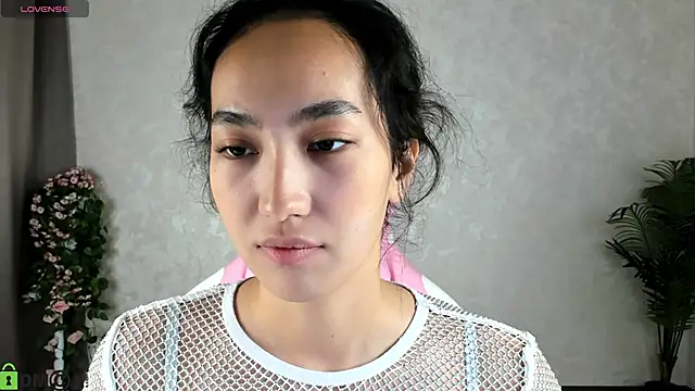 FlirtyAura online show from November 2, 2025, 7:55 am