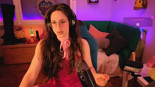 Zesty Peach online show from June 12, 2026, 3:38 am