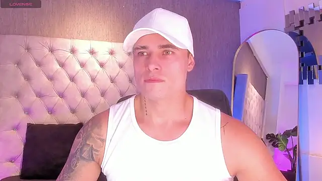 Snapshot of connorsmiith chatting on May 9, 2026, 1:22 am connorsmiith online show from May 9, 2026, 1:22 am