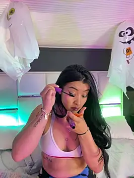 BellaFernandez   online show from October 29, 2025, 11:56 am