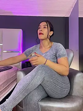 Snapshot of BellaFernandez__ chatting on July 30, 2026, 1:43 pm BellaFernandez online show from July 30, 2026, 1:43 pm