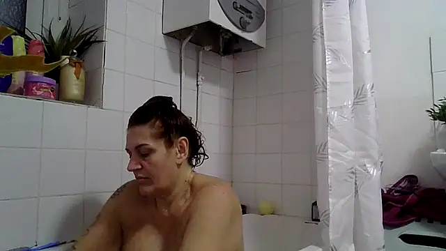 Snapshot of RubyyRosee chatting on December 4, 2025, 9:34 pm RubyyRosee online show from December 4, 2025, 9:34 pm