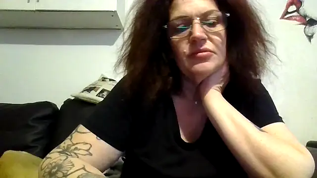 RubyyRosee online show from April 20, 2026, 5:32 am