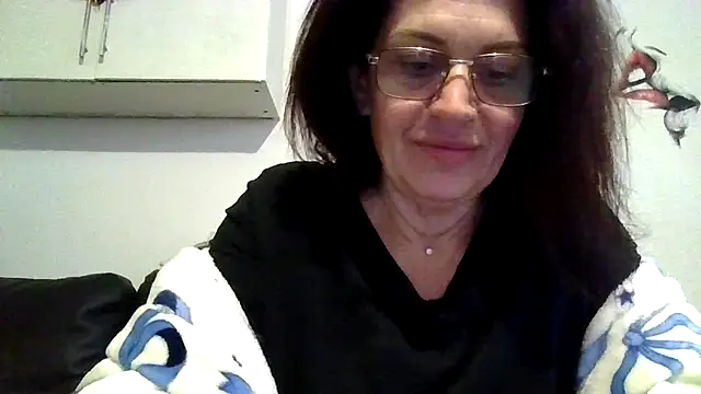 RubyyRosee online show from April 21, 2026, 5:47 am