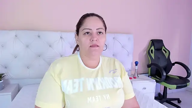 katte landerr online show from October 6, 2025, 1:19 pm