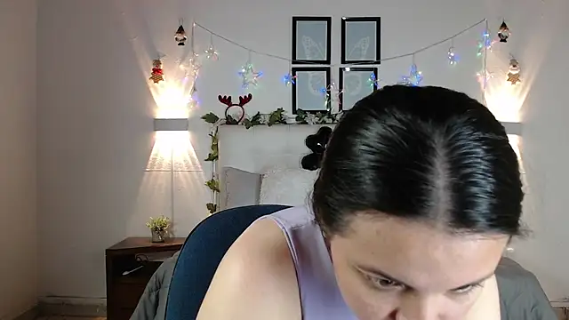 Megan 05  online show from January 7, 2026, 2:41 pm