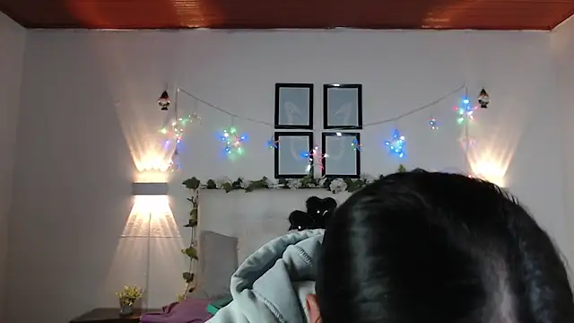 Megan 05  online show from March 13, 2026, 7:20 pm