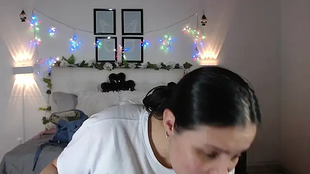 Megan 05  online show from March 19, 2026, 6:56 pm