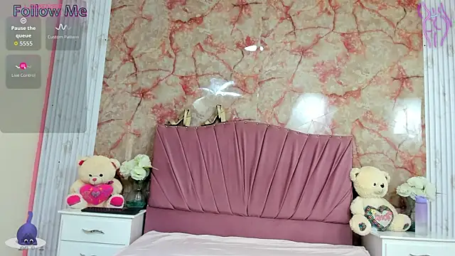 KatySweetas online show from September 12, 2025, 7:14 pm