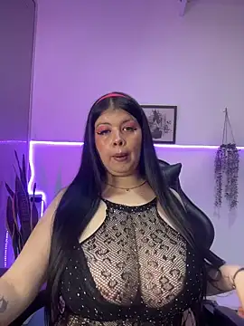 Angie lynn online show from November 26, 2025, 3:07 am