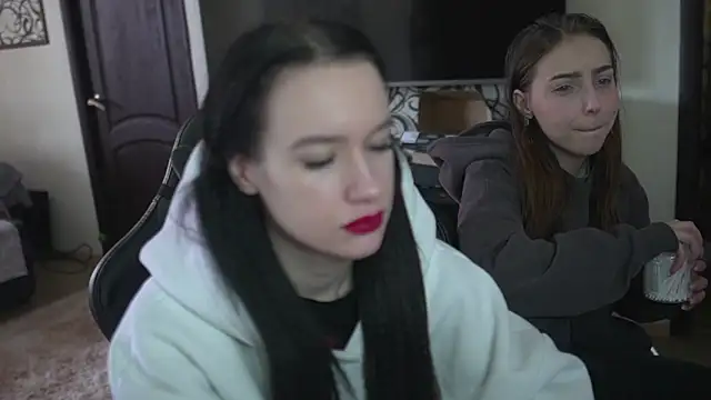 Snapshot of lis_silver chatting on February 6, 2026, 9:23 am lis silver online show from February 6, 2026, 9:23 am