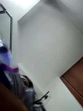 Megara 25 online show from November 8, 2025, 3:50 am