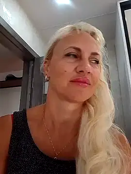 KissMiSveet online show from September 10, 2025, 2:50 pm