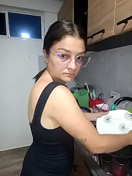 stivenlujan69 online show from October 12, 2025, 1:26 am