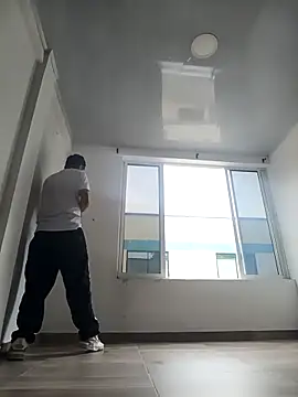 stivenlujan69 online show from February 23, 2026, 3:09 pm