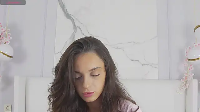 AdoraCortes online show from September 9, 2025, 5:07 am