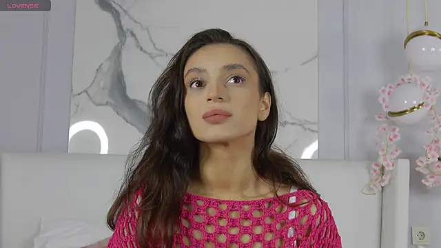 AdoraCortes online show from September 22, 2025, 4:58 am