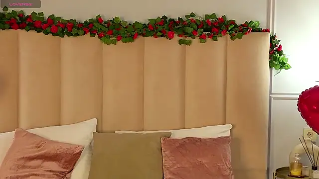 AdoraCortes online show from February 10, 2026, 5:11 am