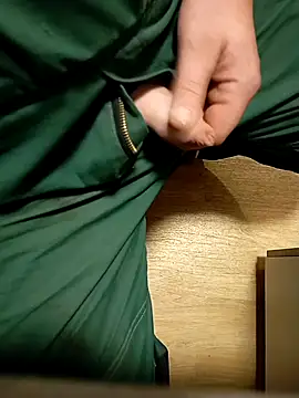 fickfreund019 online show from October 30, 2025, 4:58 am