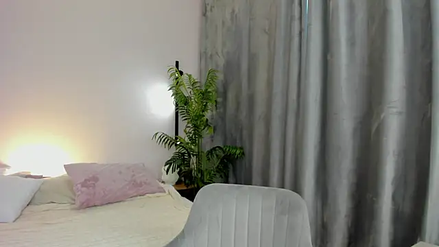 Marie Ellie online show from May 29, 2026, 1:36 am