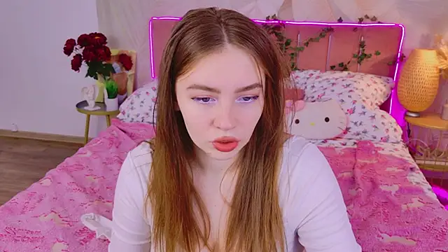 Moon  Bunny online show from October 3, 2025, 3:09 pm