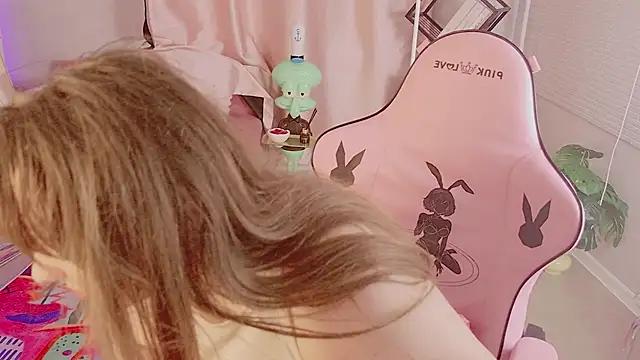 Snapshot of Moon__Bunny chatting on June 30, 2026, 3:35 pm Moon Bunny online show from June 30, 2026, 3:35 pm