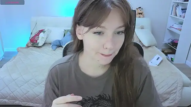 Snapshot of Moon__Bunny chatting on July 26, 2026, 3:19 pm Moon Bunny online show from July 26, 2026, 3:19 pm