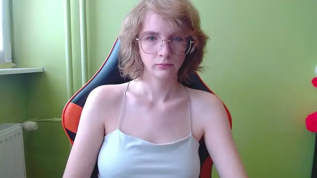 Snapshot of juicyPenny chatting on April 28, 2026, 6:29 am juicyPenny online show from April 28, 2026, 6:29 am