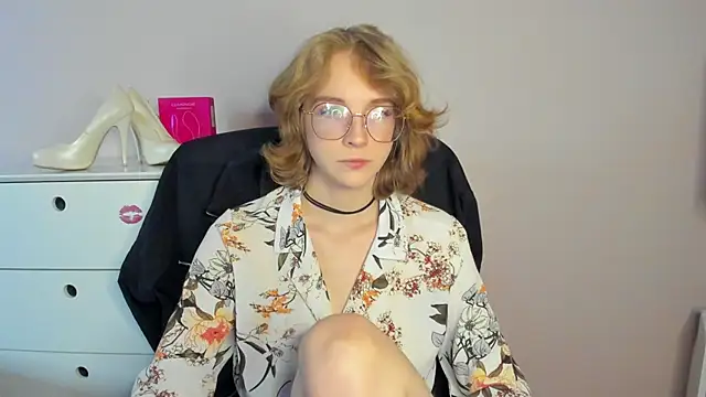Snapshot of juicyPenny chatting on May 29, 2026, 6:22 am juicyPenny online show from May 29, 2026, 6:22 am