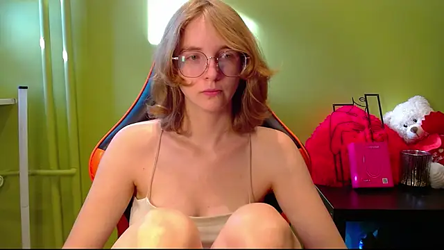 juicyPenny online show from July 26, 2026, 6:21 am