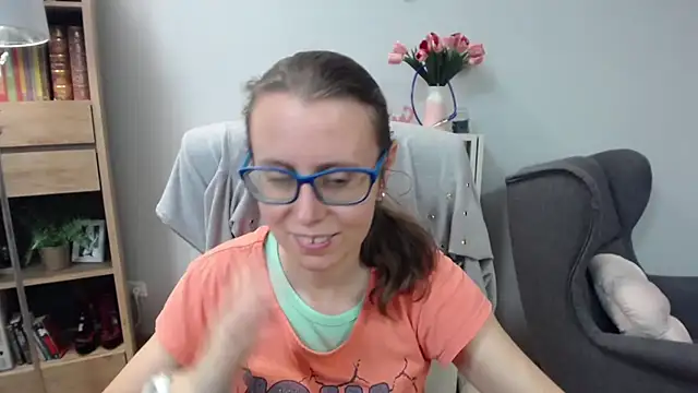 Snapshot of sweetxLizzy chatting on June 3, 2026, 4:37 am sweetxLizzy online show from June 3, 2026, 4:37 am