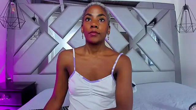 Lorenn Hill online show from October 25, 2025, 12:45 pm