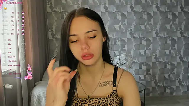 Kseni a online show from April 21, 2026, 6:52 am