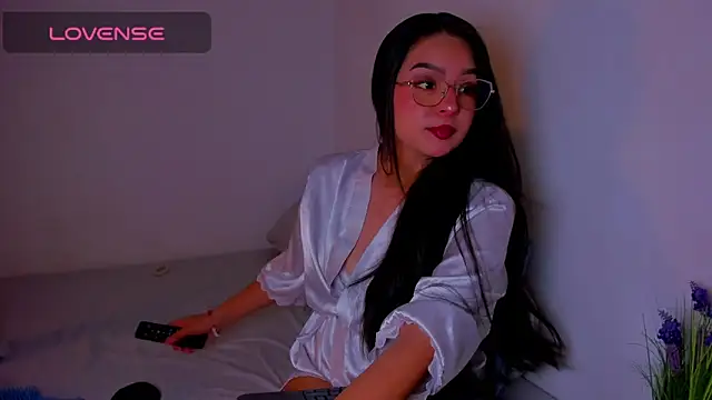 latingabby online show from April 21, 2026, 10:23 pm