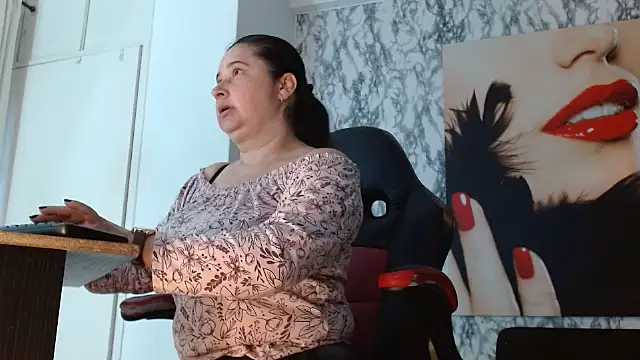 mariani smith online show from September 15, 2025, 11:54 am