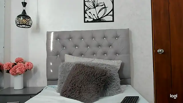 Emiily cooper x online show from October 2, 2025, 1:29 pm