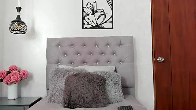 Emiily cooper x online show from October 25, 2025, 3:18 pm