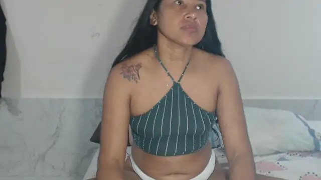 Snapshot of PERLA_BLACK_ chatting on January 7, 2026, 5:32 am PERLA BLACK online show from January 7, 2026, 5:32 am