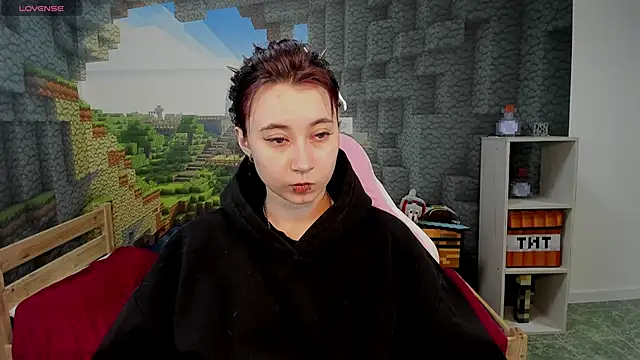 ClaraParks online show from April 21, 2026, 1:42 am