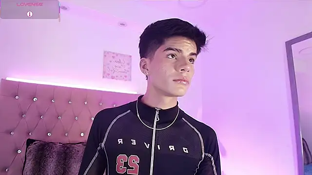 Snapshot of Dulcey_ chatting on September 18, 2025, 8:22 pm Dulcey online show from September 18, 2025, 8:22 pm