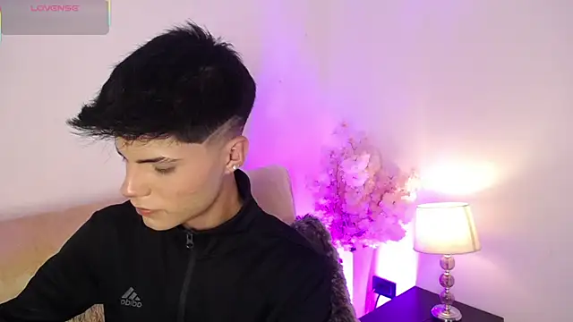 Snapshot of Dulcey_ chatting on September 25, 2025, 3:43 am Dulcey online show from September 25, 2025, 3:43 am