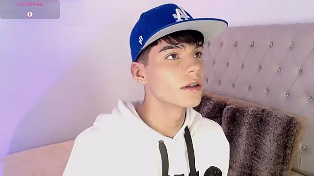 Snapshot of Dulcey_ chatting on October 6, 2025, 7:17 am Dulcey online show from October 6, 2025, 7:17 am