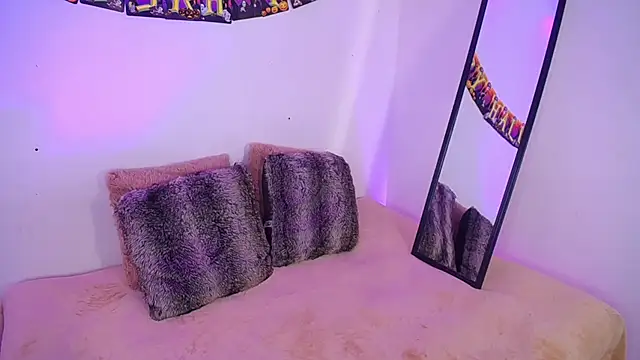 Snapshot of Dulcey_ chatting on October 8, 2025, 3:59 am Dulcey online show from October 8, 2025, 3:59 am