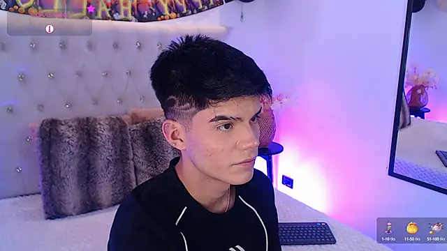 Snapshot of Dulcey_ chatting on October 14, 2025, 4:24 am Dulcey online show from October 14, 2025, 4:24 am