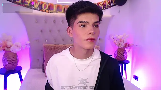 Snapshot of Dulcey_ chatting on October 19, 2025, 3:40 am Dulcey online show from October 19, 2025, 3:40 am