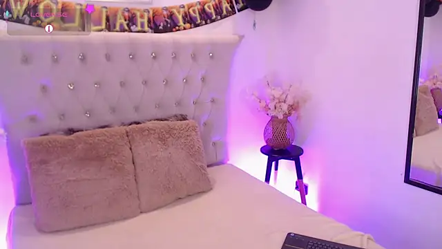 Snapshot of Dulcey_ chatting on October 20, 2025, 4:13 am Dulcey online show from October 20, 2025, 4:13 am