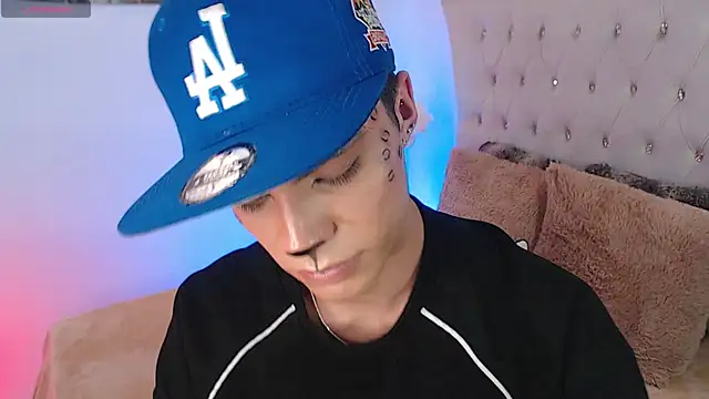 Snapshot of Dulcey_ chatting on October 29, 2025, 3:53 am Dulcey online show from October 29, 2025, 3:53 am