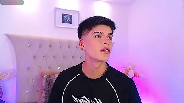 Snapshot of Dulcey_ chatting on November 24, 2025, 4:34 am Dulcey online show from November 24, 2025, 4:34 am